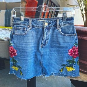 🌿Pacsun High-Rise Floral Mini Skirt in Jean, With Zipper and Button